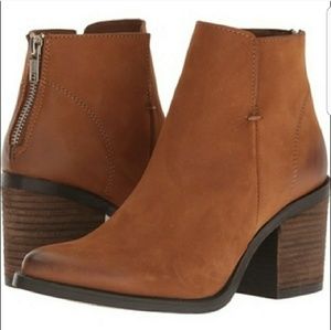 NEW Steve Madden Cognac Colored Ankle Boot